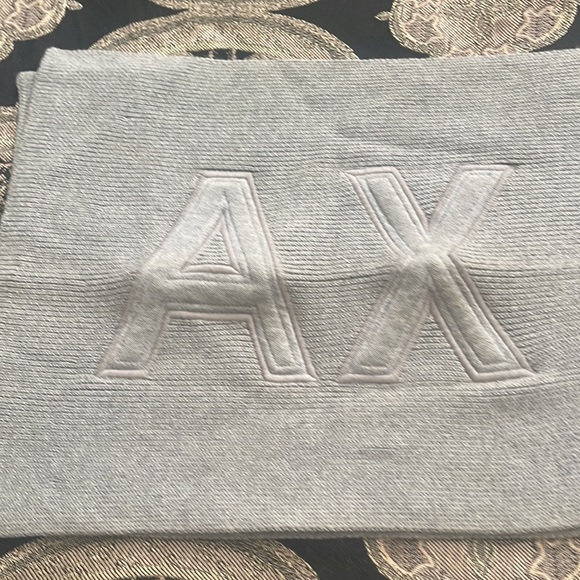Gray Armani exchange scarf - Picture 8 of 9